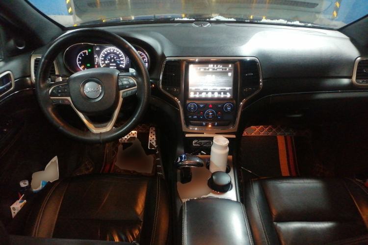 Used Jeep Grand Cherokee 2015 3.0TD Diesel Comfort Navigation Edition Center Console