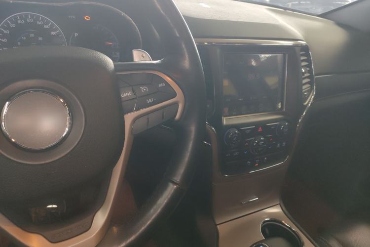 Used Jeep Grand Cherokee 2015 3.0L Elite Navigation Edition Center Console