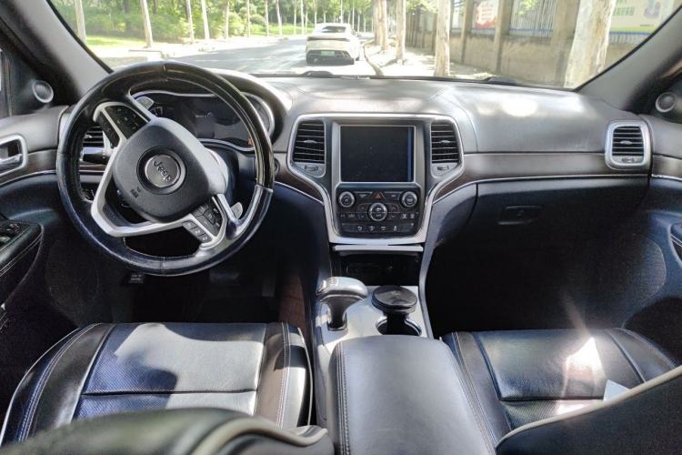 Used Jeep Grand Cherokee 2015 3.6L Elite Navigation Edition Center Console