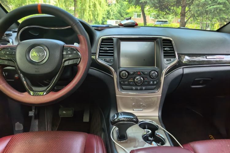 Used Jeep Grand Cherokee 2015 3.0L Comfort Navigation Edition Center Console