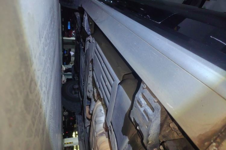Used Jeep Grand Cherokee 2015 3.6L Elite Navigation Edition Chassis Rear Left