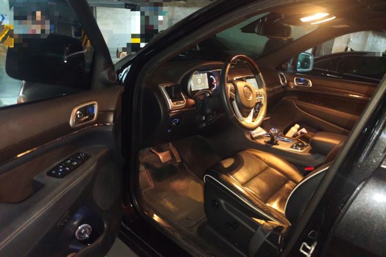 Used Jeep Grand Cherokee 2015 3.6L Luxury Navigation Edition Driver Seat