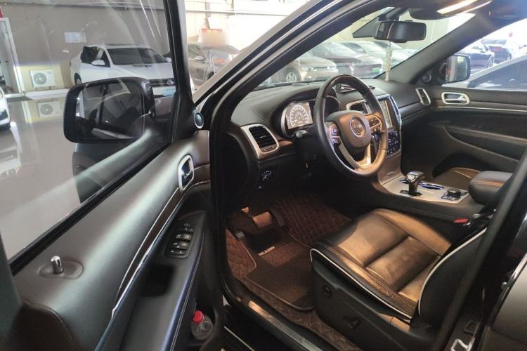 Used Jeep Grand Cherokee 2015 3.6L Elite Navigation Edition Driver Seat