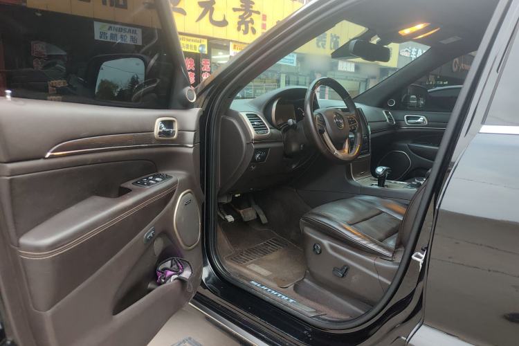 Used Jeep Grand Cherokee 2015 3.6L Flagship Prestige Edition Driver Seat