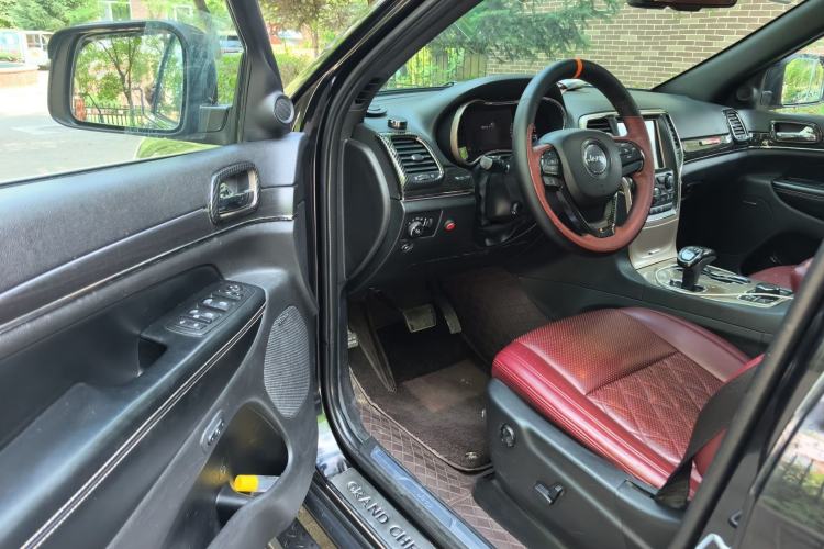Used Jeep Grand Cherokee 2015 3.0L Comfort Navigation Edition Driver Seat