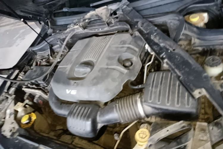 Used Jeep Grand Cherokee 2015 3.0L Comfort Navigation Edition Engine Bay