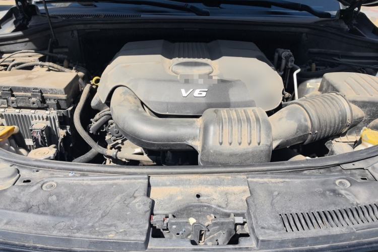 Used Jeep Grand Cherokee 2015 3.0L Comfort Navigation Edition Engine Bay