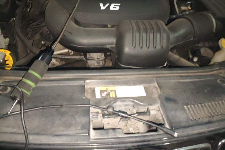 Used Jeep Grand Cherokee 2015 3.0L Comfort Navigation Edition Engine Bay