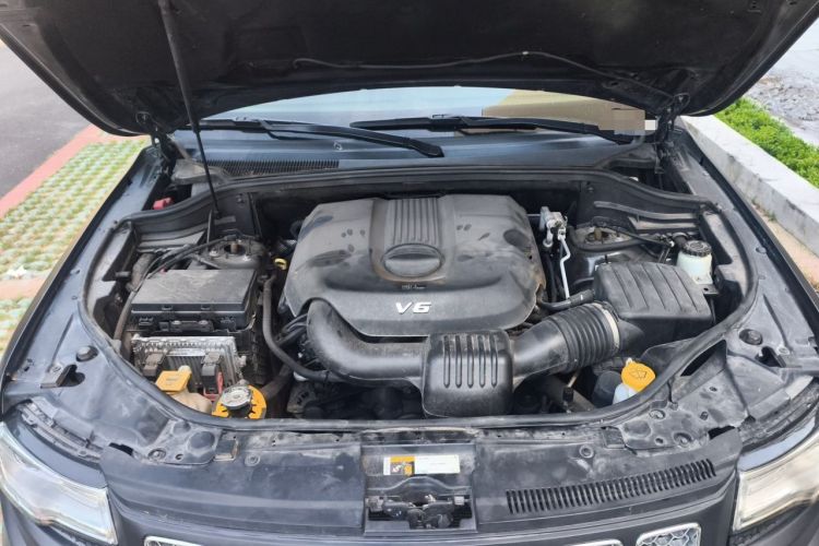 Used Jeep Grand Cherokee 2015 3.6L Flagship Prestige Edition Engine Bay