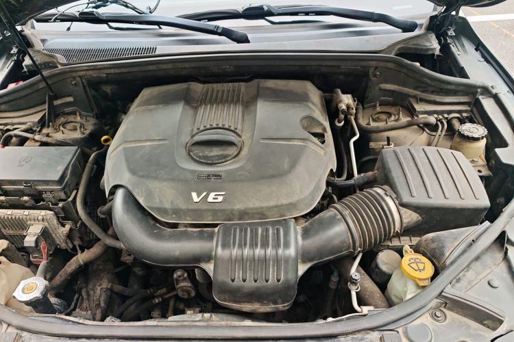 Used Jeep Grand Cherokee 2015 3.0L Comfort Navigation Edition Engine Bay