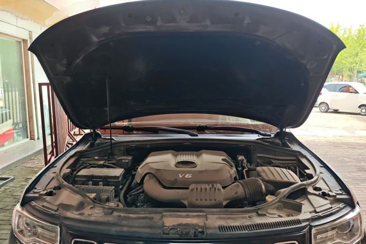 Used Jeep Grand Cherokee 2015 3.0L Elite Navigation Edition Engine Bay