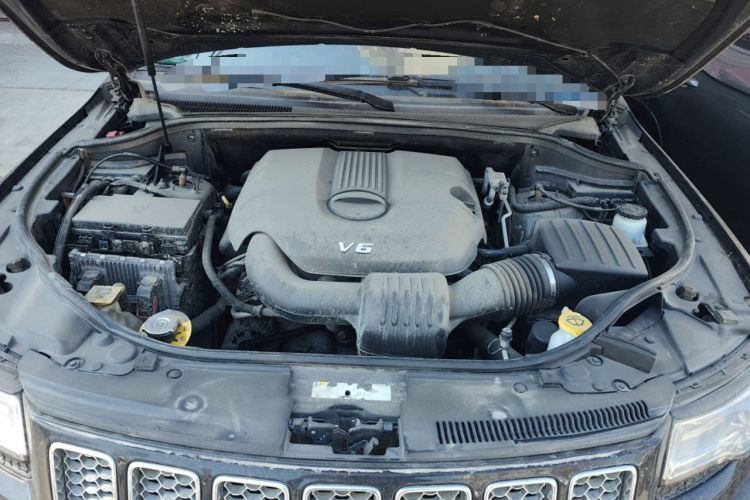 Used Jeep Grand Cherokee 2015 3.6L Luxury Navigation Edition Engine Bay