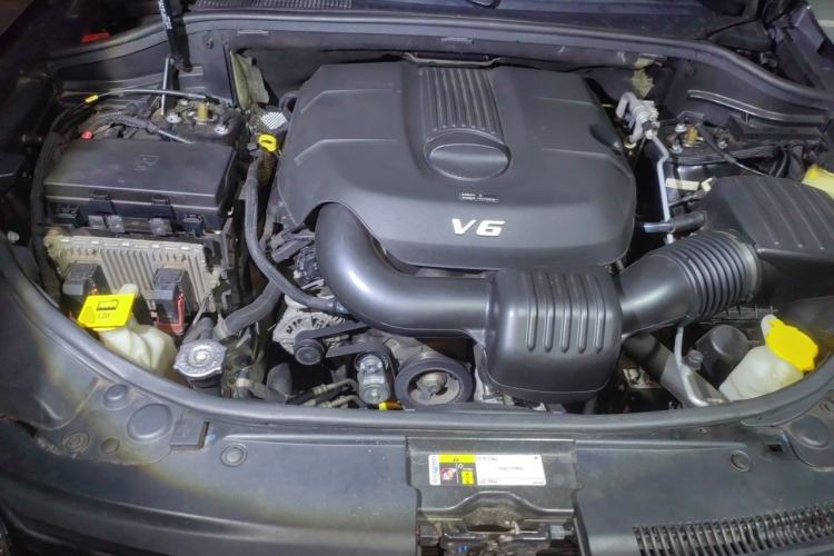 Used Jeep Grand Cherokee 2015 3.6L Elite Navigation Edition Engine Bay