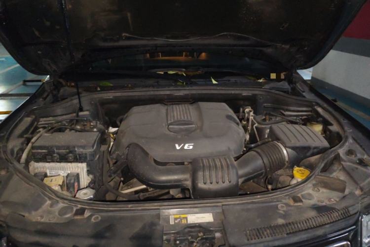 Used Jeep Grand Cherokee 2015 3.6L Elite Navigation Edition Engine Bay