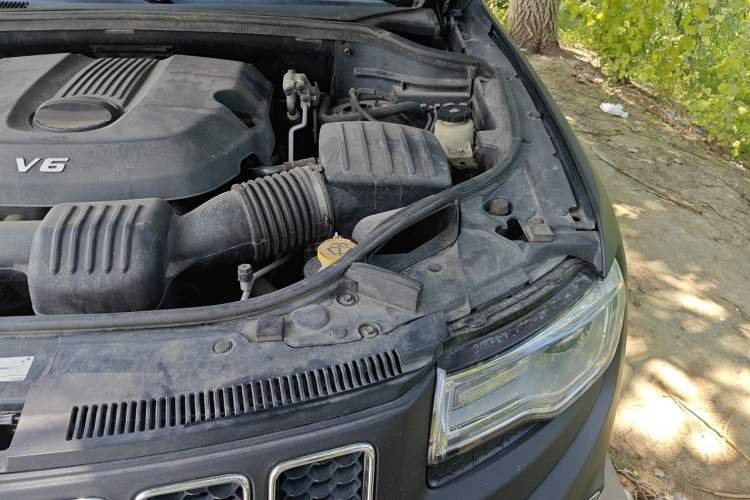 Used Jeep Grand Cherokee 2015 3.6L Luxury Navigation Edition Engine Bay Left
