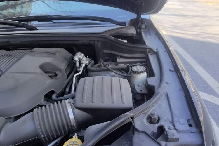 Used Jeep Grand Cherokee 2015 3.6L Luxury Navigation Edition Engine Bay Left