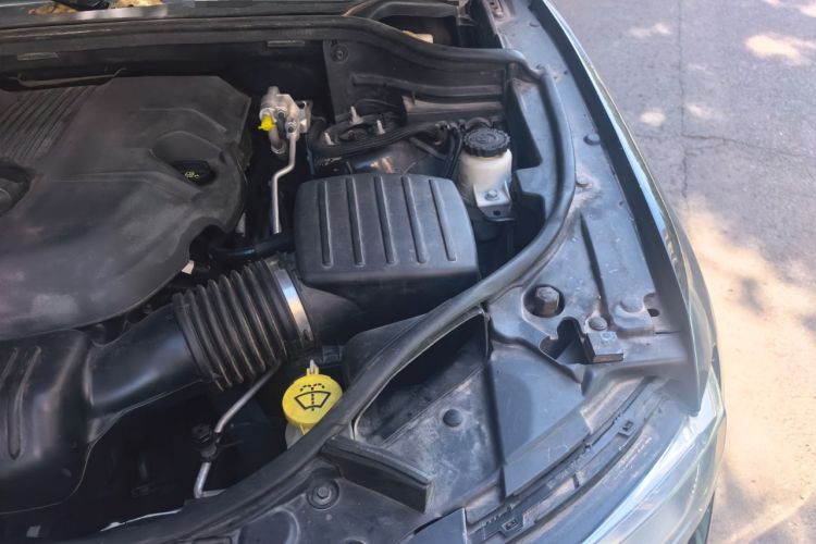 Used Jeep Grand Cherokee 2015 3.0L Comfort Navigation Edition Engine Bay Left