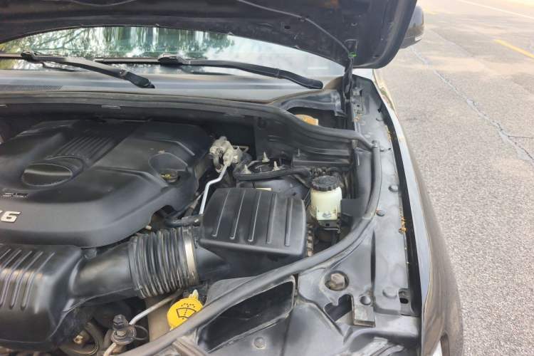 Used Jeep Grand Cherokee 2015 3.0L Comfort Navigation Edition Engine Bay Left