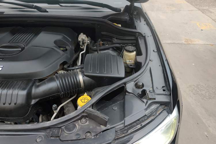 Used Jeep Grand Cherokee 2015 3.6L Flagship Prestige Edition Engine Bay Left