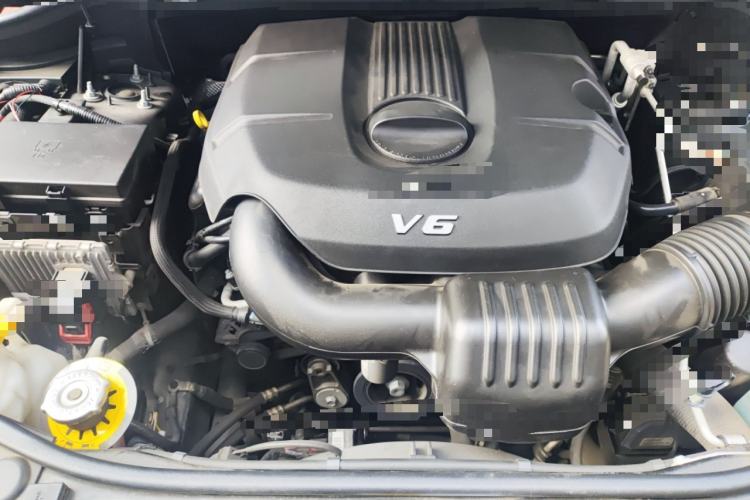 Used Jeep Grand Cherokee 2015 3.0L Comfort Navigation Edition Engine Bay