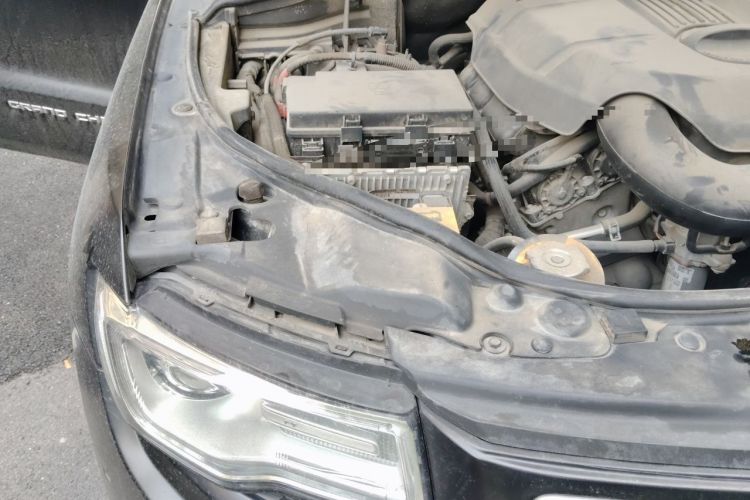 Used Jeep Grand Cherokee 2015 3.0L Comfort Navigation Edition Engine Bay Right