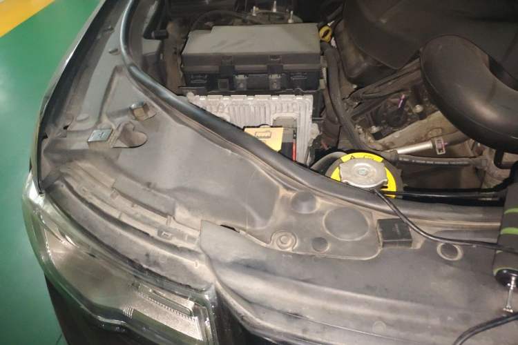 Used Jeep Grand Cherokee 2015 3.0L Comfort Navigation Edition Engine Bay Right