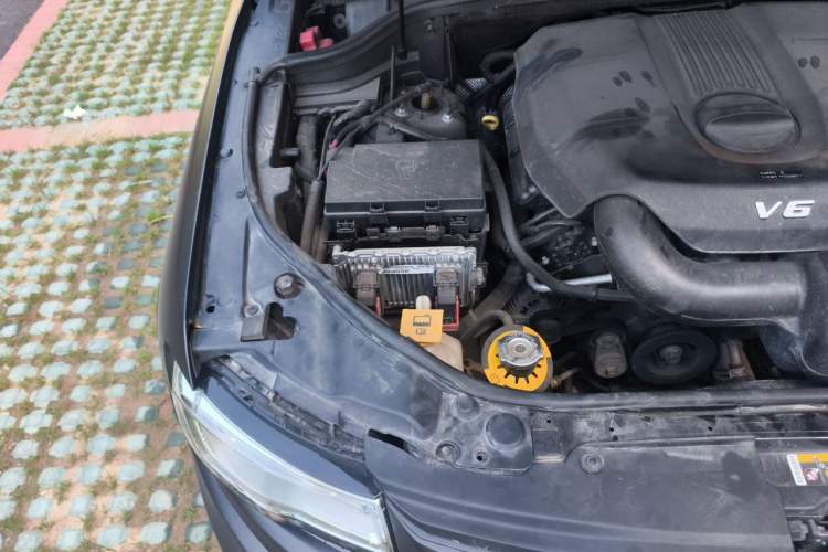 Used Jeep Grand Cherokee 2015 3.6L Flagship Prestige Edition Engine Bay Right