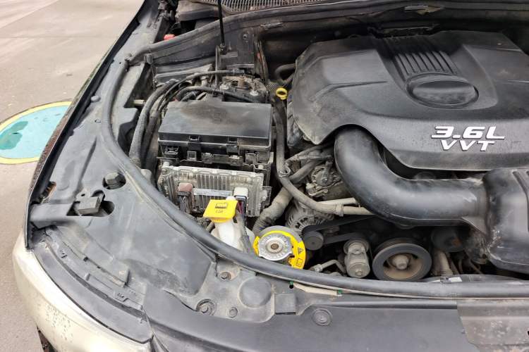 Used Jeep Grand Cherokee 2015 3.6L Luxury Navigation Edition Engine Bay Right