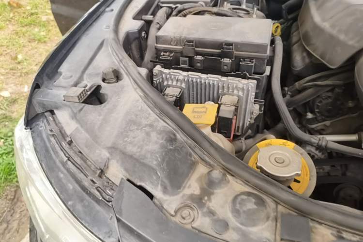 Used Jeep Grand Cherokee 2015 3.0L Comfort Navigation Edition Engine Bay Right