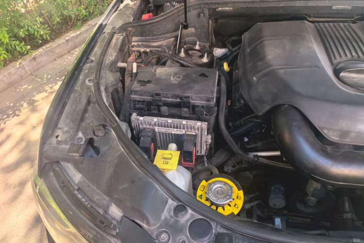 Used Jeep Grand Cherokee 2015 3.0L Comfort Navigation Edition Engine Bay Right
