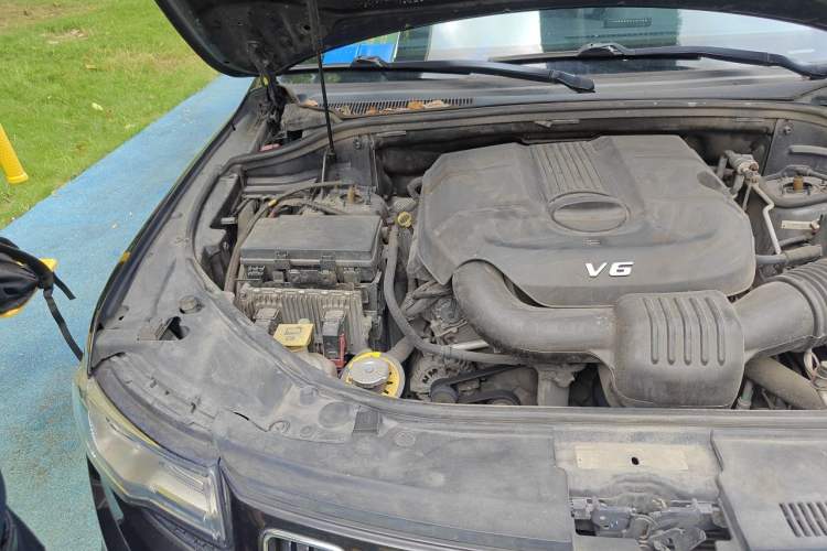 Used Jeep Grand Cherokee 2015 3.0L Elite Navigation Edition Engine Bay Right