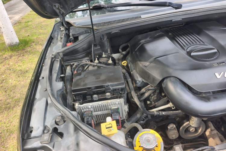 Used Jeep Grand Cherokee 2015 3.0L Comfort Navigation Edition Engine Bay Right