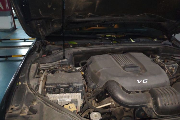 Used Jeep Grand Cherokee 2015 3.6L Elite Navigation Edition Engine Bay Right