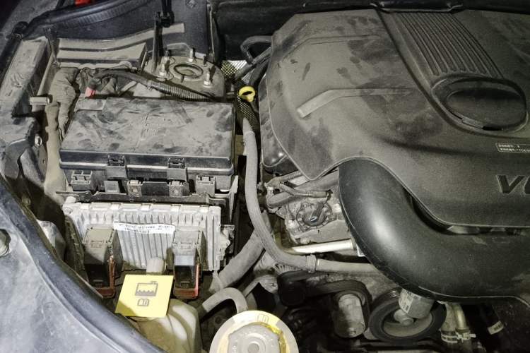 Used Jeep Grand Cherokee 2015 3.0L Comfort Navigation Edition Engine Bay Right