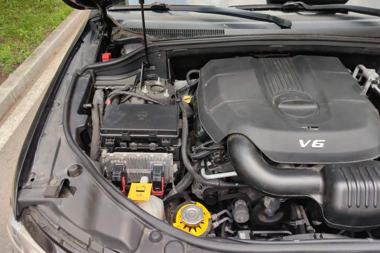Used Jeep Grand Cherokee 2015 3.0L Comfort Navigation Edition Engine Bay Right