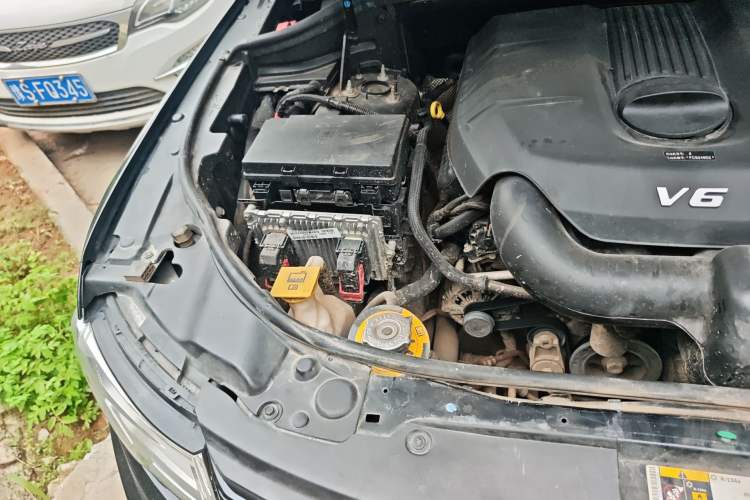 Used Jeep Grand Cherokee 2015 3.0L Comfort Navigation Edition Engine Bay Right