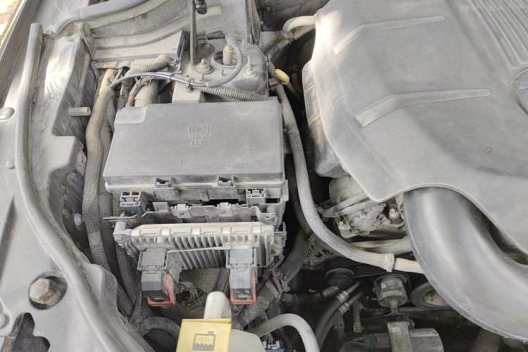 Used Jeep Grand Cherokee 2015 3.6L Elite Navigation Edition Engine Bay Right