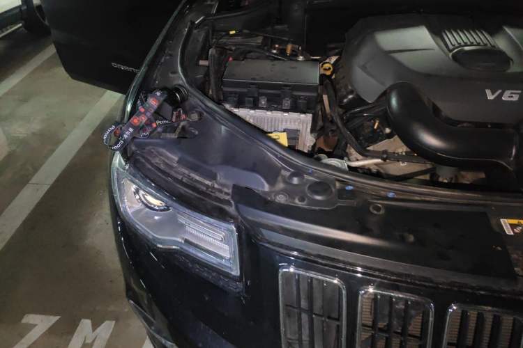 Used Jeep Grand Cherokee 2015 3.6L Elite Navigation Edition Engine Bay Right