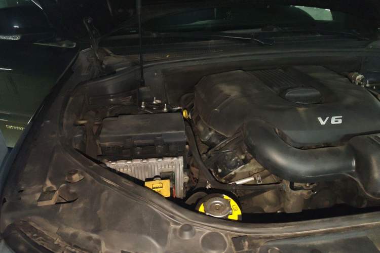 Used Jeep Grand Cherokee 2015 3.0L Comfort Navigation Edition Engine Bay Right