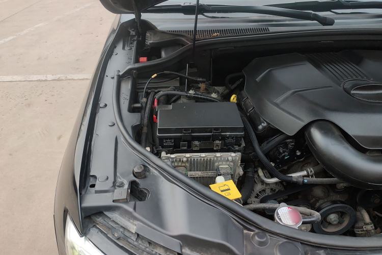 Used Jeep Grand Cherokee 2015 3.6L Flagship Prestige Edition Engine Bay Right