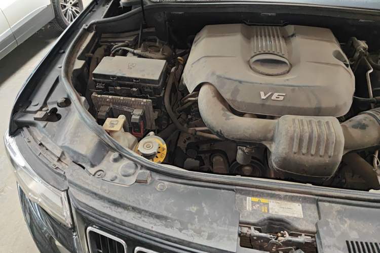 Used Jeep Grand Cherokee 2015 3.0L Comfort Navigation Edition Engine Bay Right