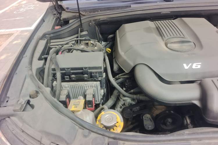 Used Jeep Grand Cherokee 2015 3.6L Luxury Navigation Edition Engine Bay Right