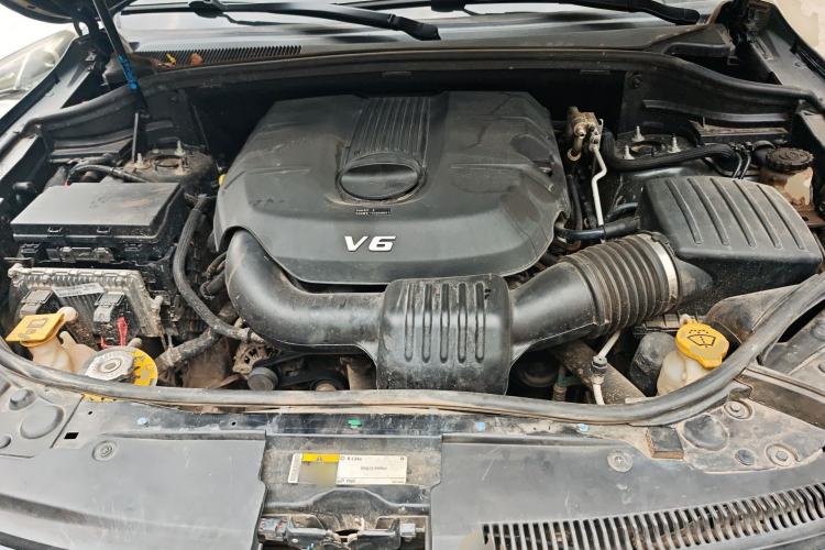 Used Jeep Grand Cherokee 2015 3.0L Comfort Navigation Edition Engine Bay