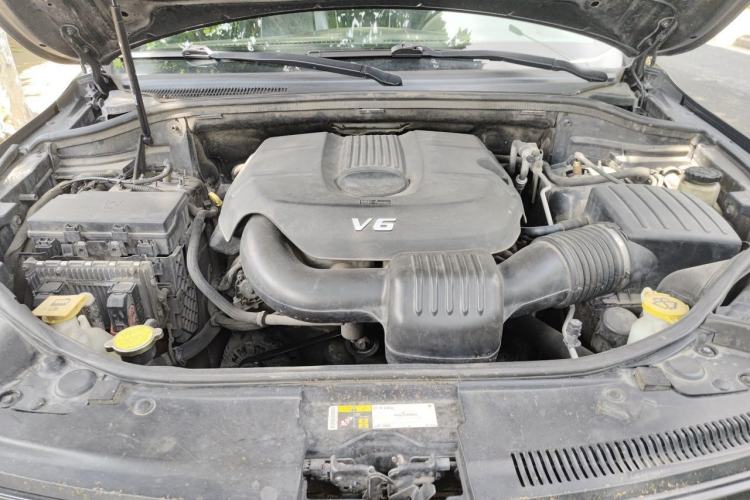 Used Jeep Grand Cherokee 2015 3.6L Elite Navigation Edition Engine Bay