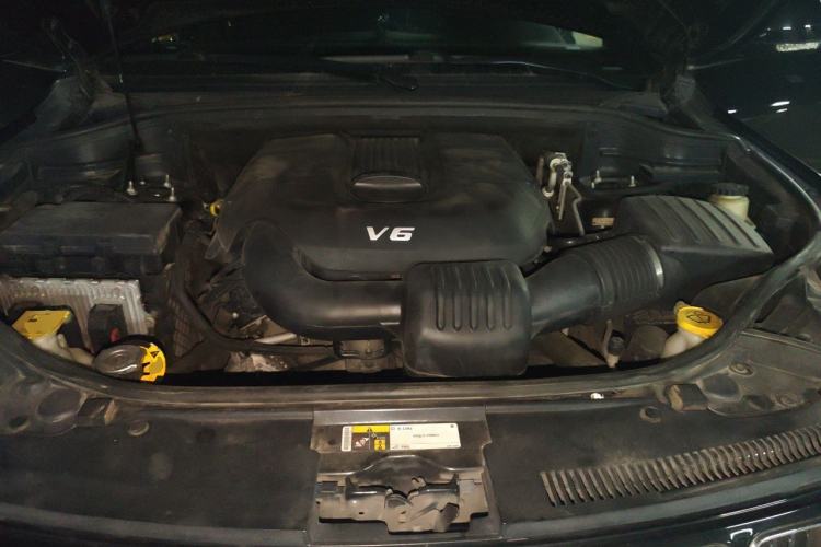 Used Jeep Grand Cherokee 2015 3.0L Comfort Navigation Edition Engine Bay
