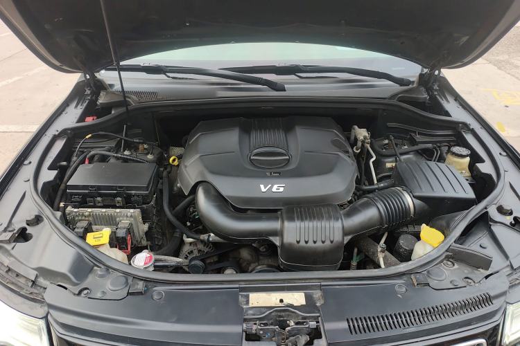 Used Jeep Grand Cherokee 2015 3.6L Flagship Prestige Edition Engine Bay