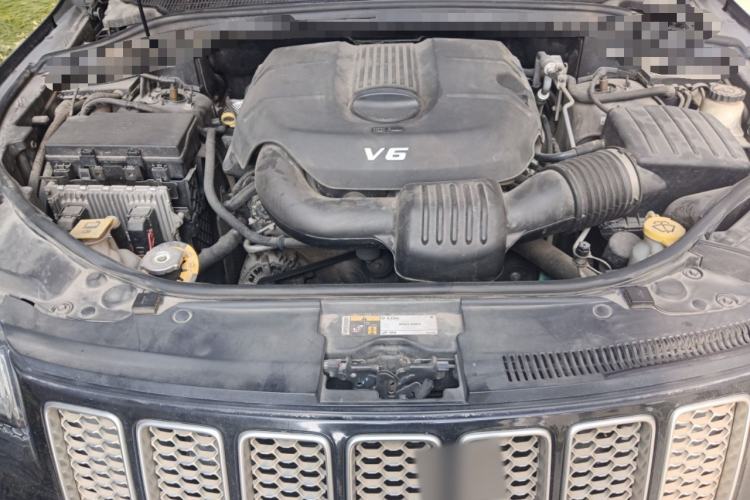 Used Jeep Grand Cherokee 2015 3.6L Flagship Prestige Edition Engine Bay