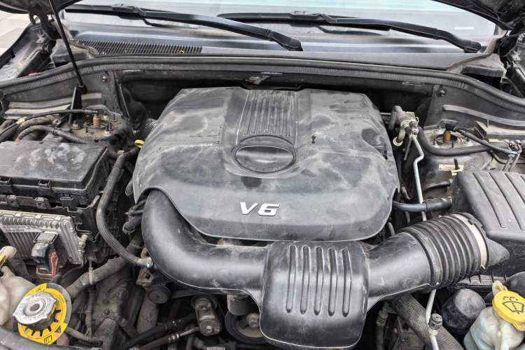 Used Jeep Grand Cherokee 2015 3.0L Elite Navigation Edition Engine Bay