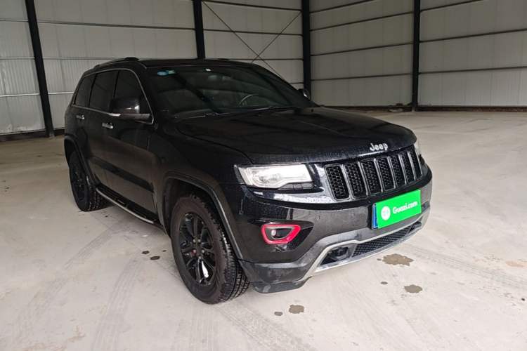Used Jeep Grand Cherokee 2015 3.0TD Diesel Comfort Navigation Edition Exterior 1