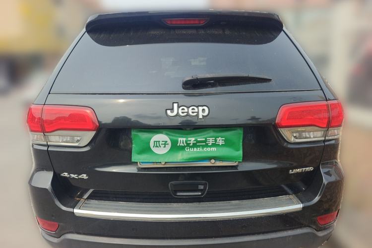 Used Jeep Grand Cherokee 2015 3.0L Comfort Navigation Edition Exterior 4